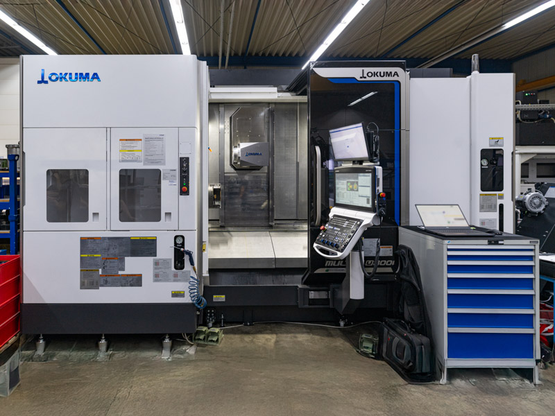 Moderne Maschine für das CNC-Drehen in der Werkshalle von Recker Technik GmbH aus Eschweiler